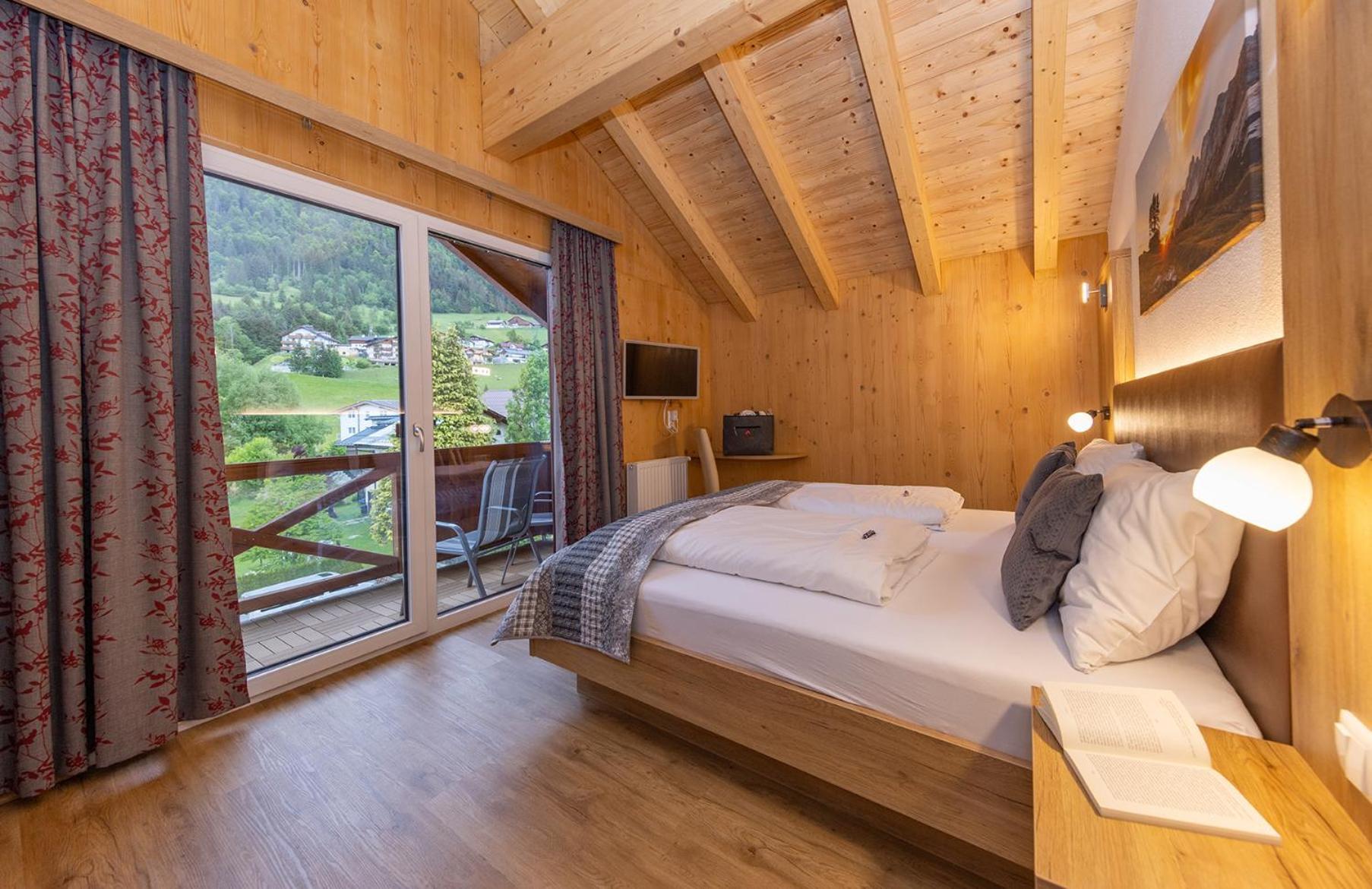 Apart- Und Wellnesshotel Dachsteinresort Russbach am Pass Gschütt Eksteriør bilde