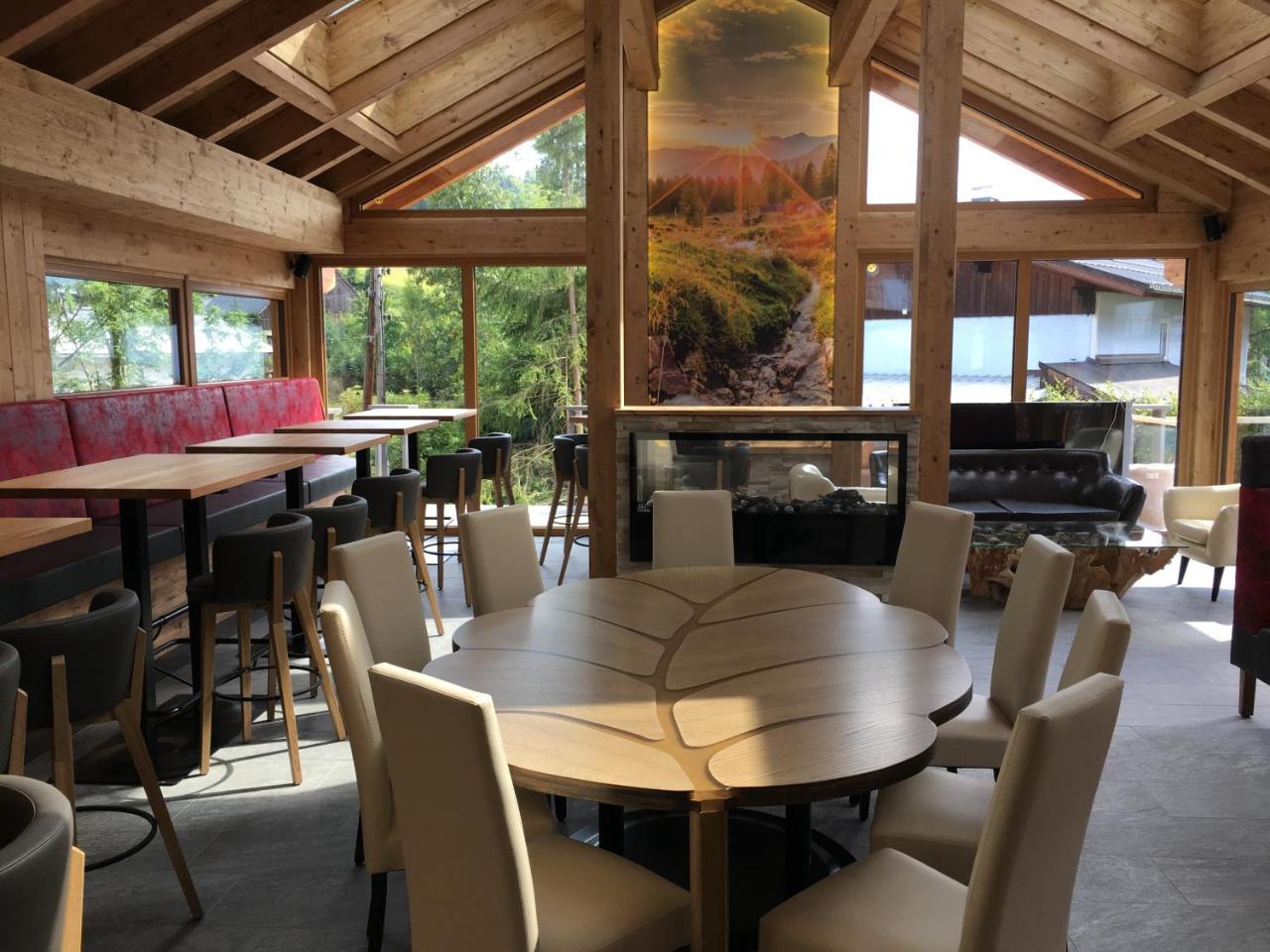 Apart- Und Wellnesshotel Dachsteinresort Russbach am Pass Gschütt Eksteriør bilde